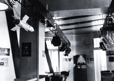 Kavinės „NATO’s“ interjeras. 1995